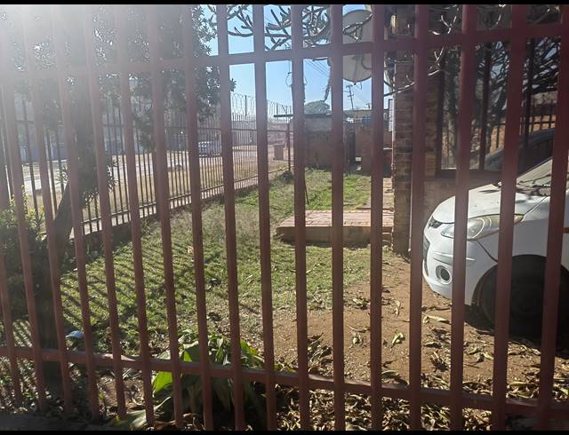 4 BEDROOM HOUSE FOR SALE IN PRETORIA WEST